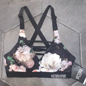 Sports bra- Victoria’s Secret BRAND NEW 32B